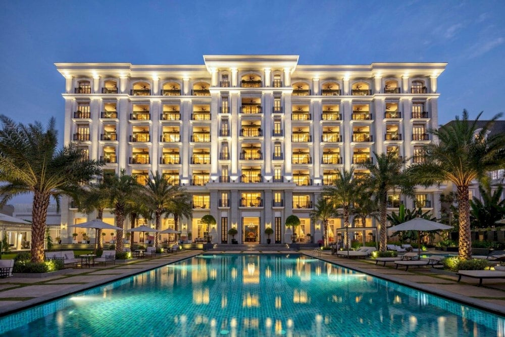 Five-star hotels and luxury resorts in big cities will cost more than those in the smaller cities and the countryside
